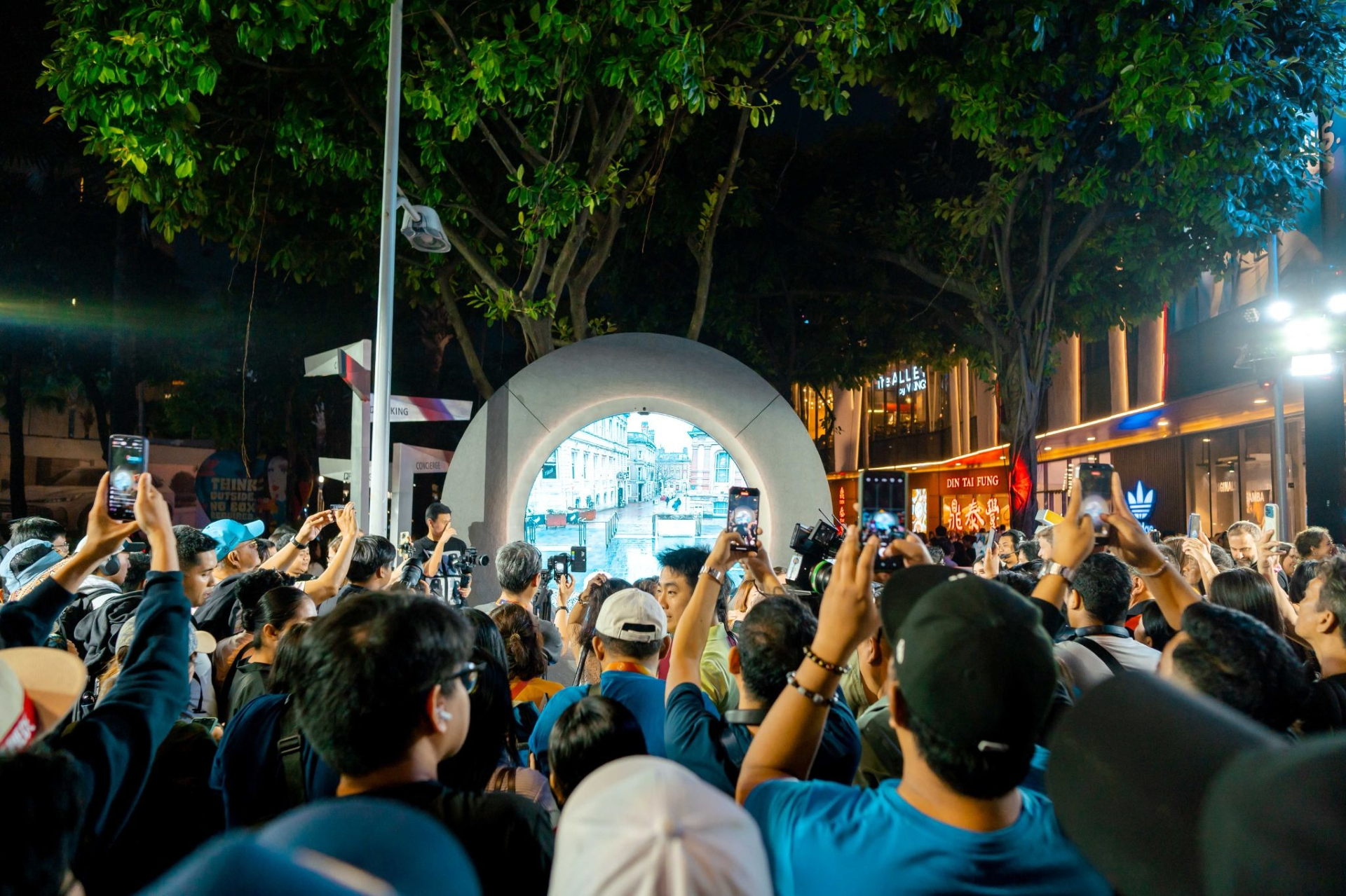 Vilnius-Born Portal Expands to Asia With New Installation in Manila