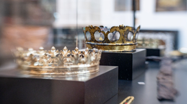 Vilnius Opened Exhibition of Royal Burial Insignia Thought Lost for Almost One Century